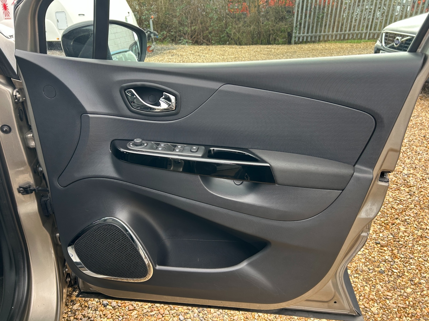 Used Renault Captur 2015 for sale - 77335817: Photo 12