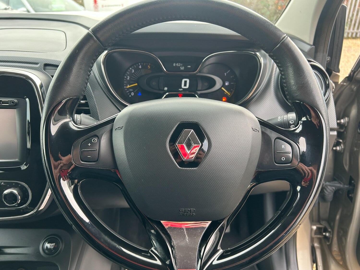 Used Renault Captur 2015 for sale - 77335817: Photo 20