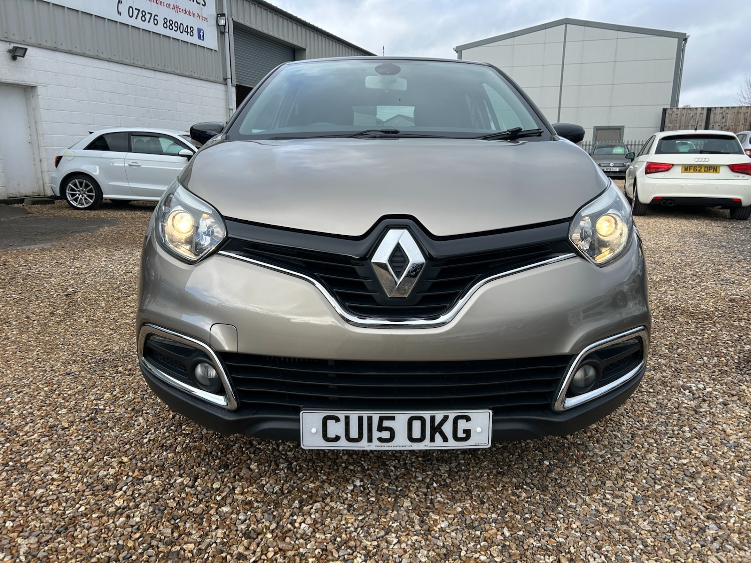 Used Renault Captur 2015 for sale - 77335817: Photo 3