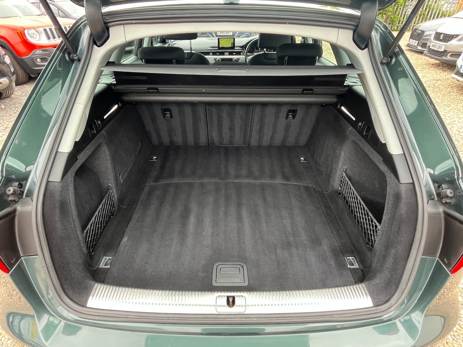 Used Audi A4 2016 for sale - 76553918: Photo 15