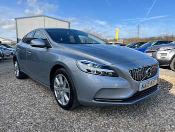 Used Volvo V40 2018 for sale - 77617899: Photo