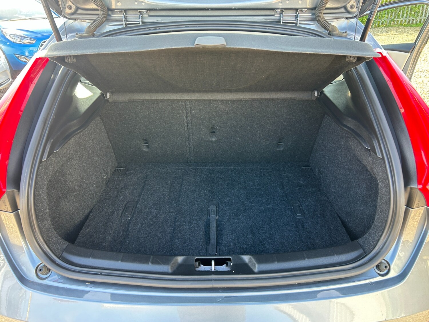 Used Volvo V40 2017 for sale - 78209844: Photo 17