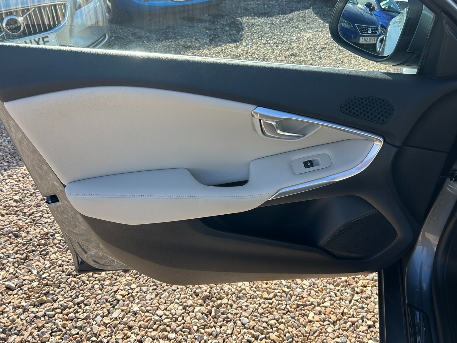 Used Volvo V40 2017 for sale - 78209844: Photo 18