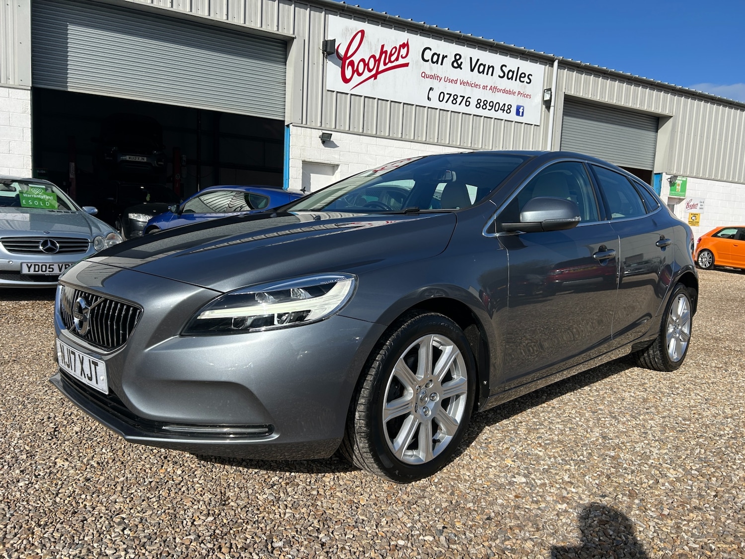 Used Volvo V40 2017 for sale - 78209844: Photo 2