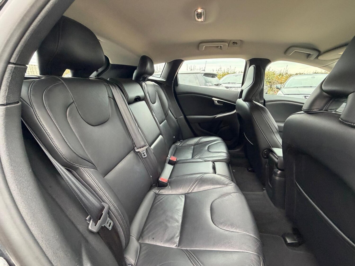 Used Volvo V40 2015 for sale - 77830636: Photo 17