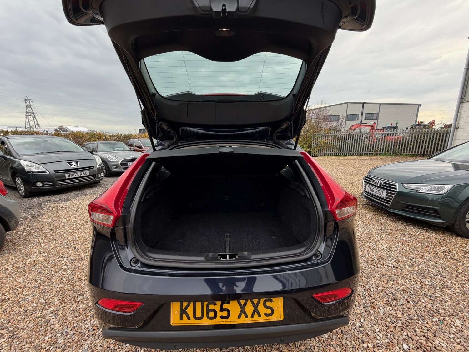 Used Volvo V40 2015 for sale - 77830636: Photo 18