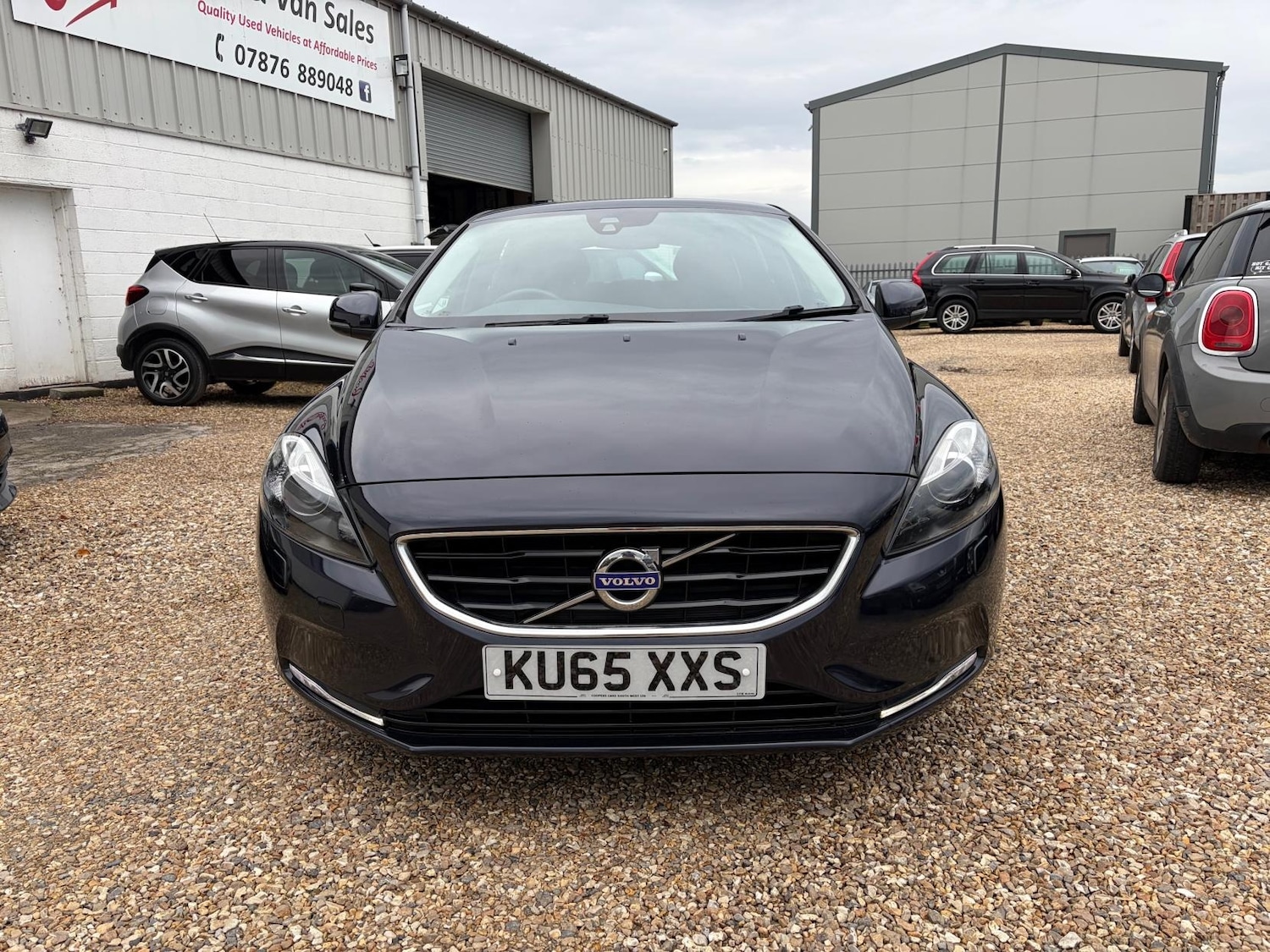 Used Volvo V40 2015 for sale - 77830636: Photo 2