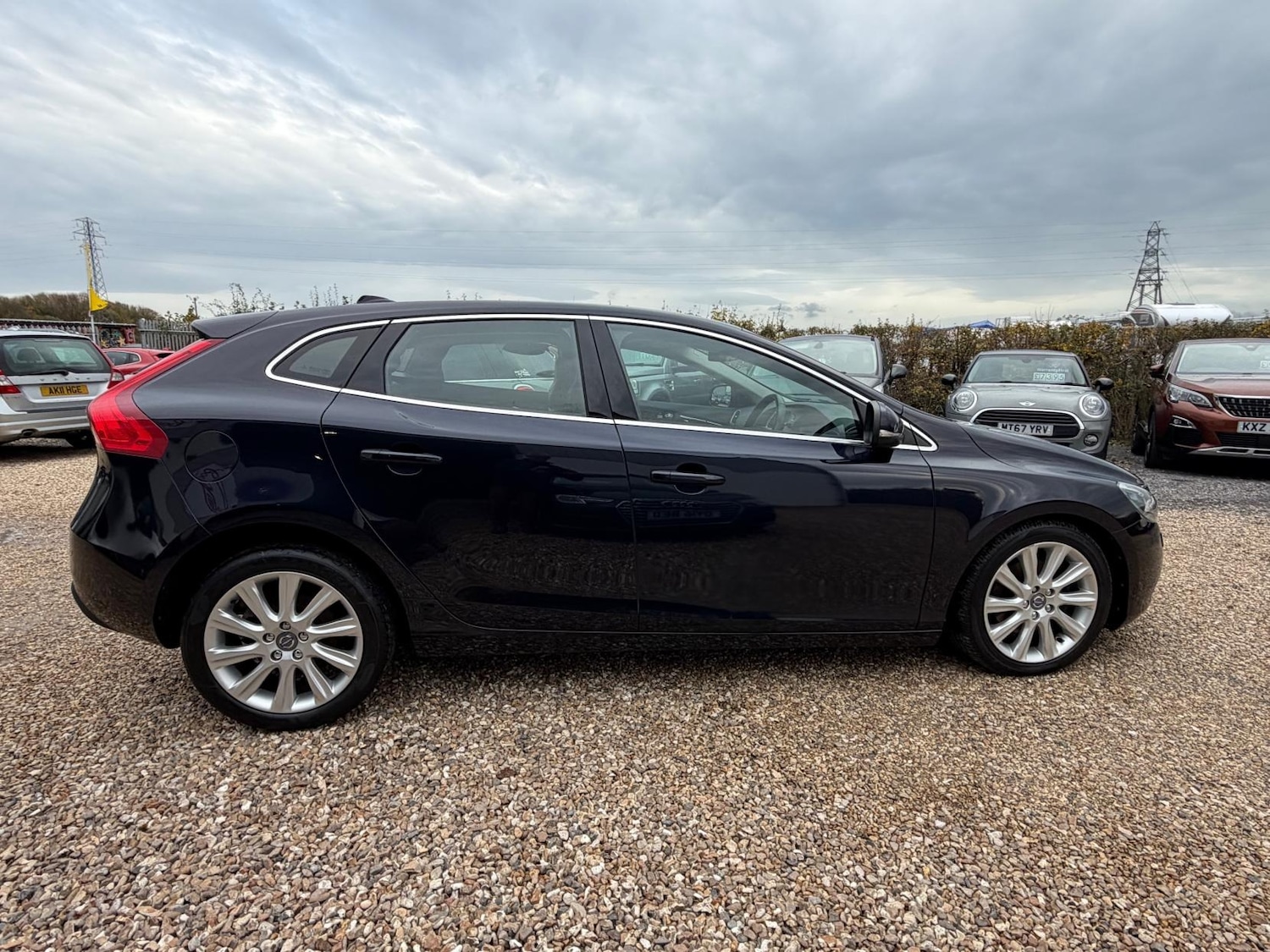 Used Volvo V40 2015 for sale - 77830636: Photo 4