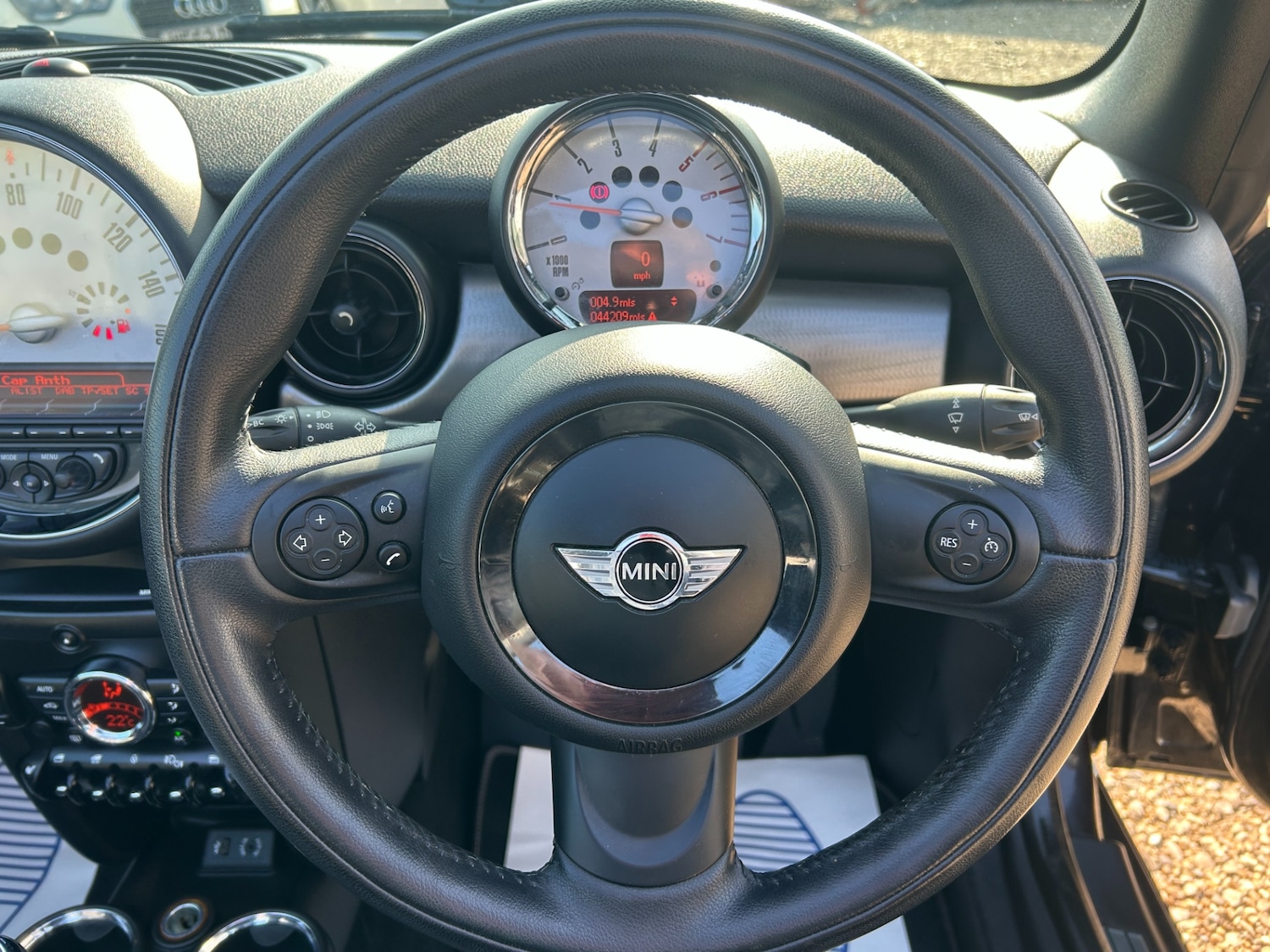 Used MINI Convertible 2013 for sale - 77568445: Photo 19