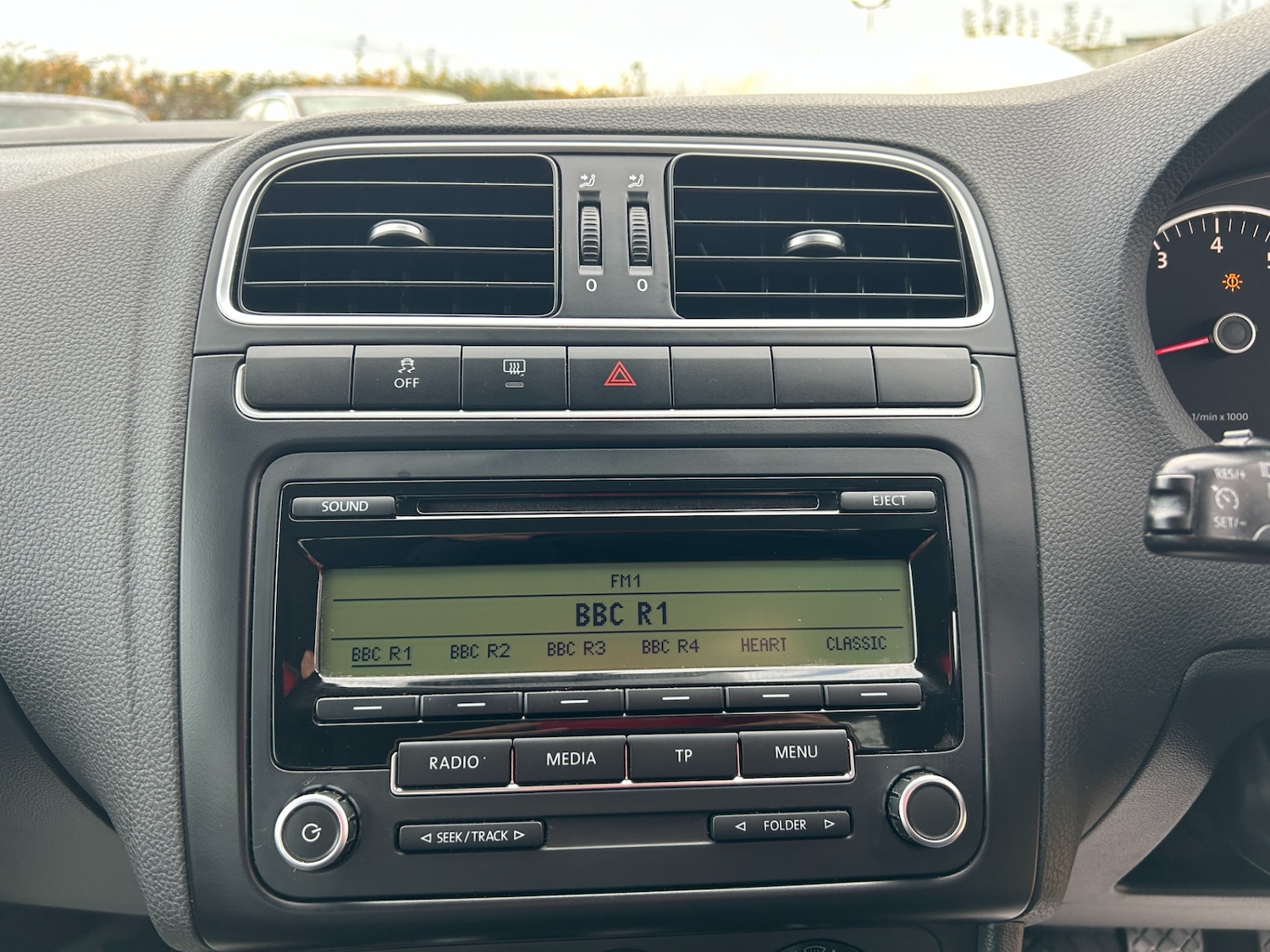 Used Volkswagen Polo 2010 for sale - 76262895: Photo 14