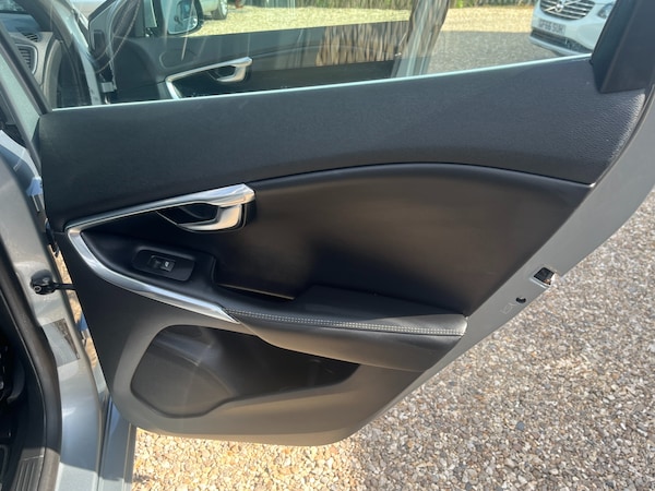 Used Volvo V40 2013 for sale - 74626838: Photo 15
