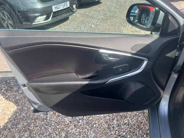 Used Volvo V40 2013 for sale - 74626838: Photo 18