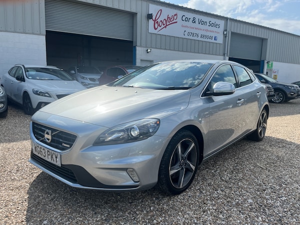 Used Volvo V40 2013 for sale - 74626838: Photo 2