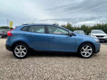 Used Volvo V40 2014 for sale - 74840360: Photo