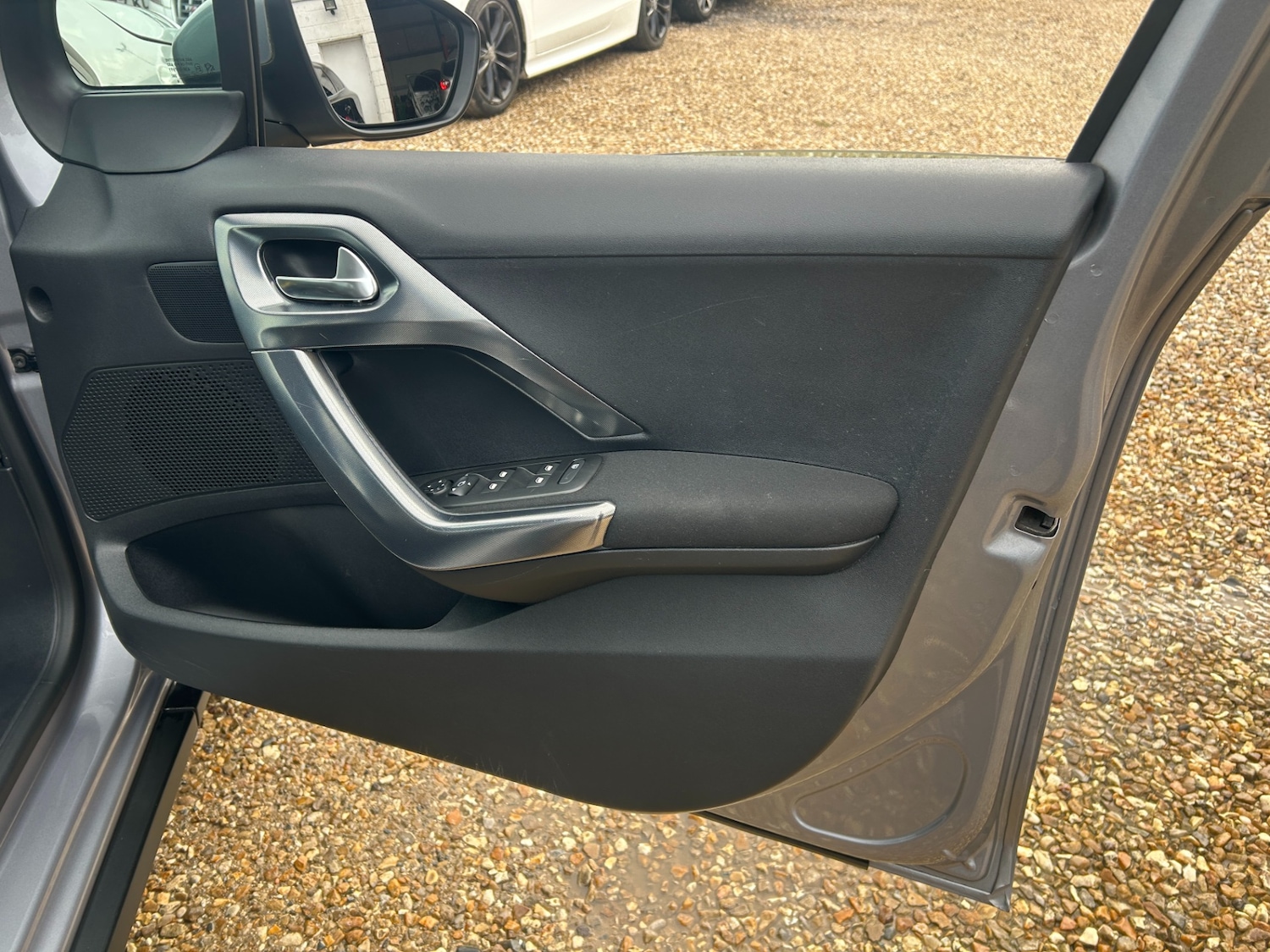 Used Peugeot 2008 2018 for sale - 77223102: Photo 11