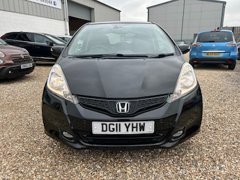 Used Honda Jazz 2011 for sale - 77261903: Photo