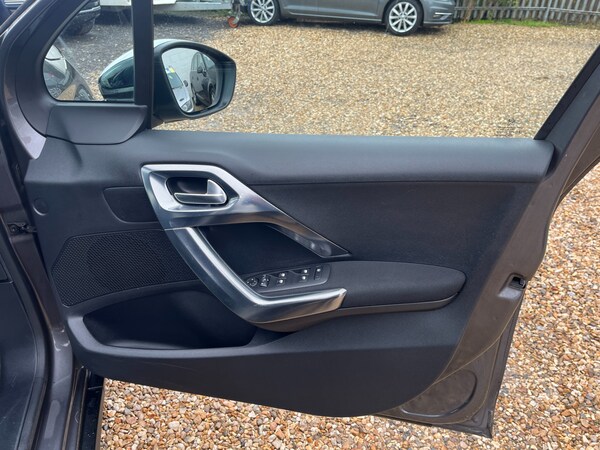 Used Peugeot 2008 2015 for sale - 75997181: Photo 10