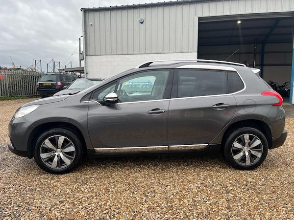 Used Peugeot 2008 2015 for sale - 75997181: Photo 8
