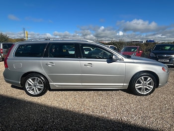 Used Volvo V70 2011 for sale - 76157104: Photo
