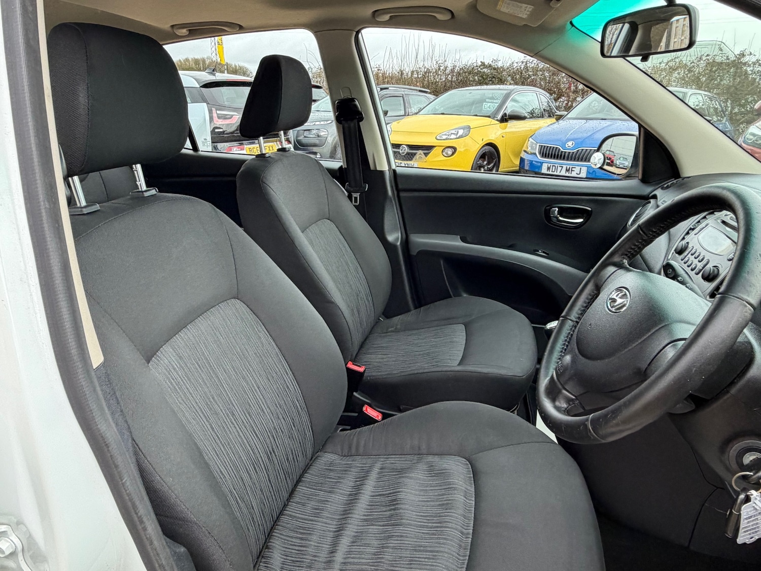 Used Hyundai i10 2013 for sale - 77529812: Photo 11