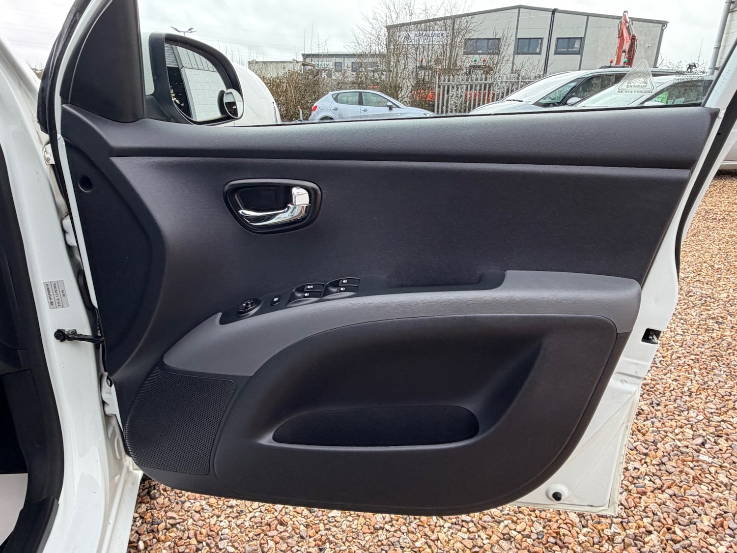 Used Hyundai i10 2013 for sale - 77529812: Photo 12