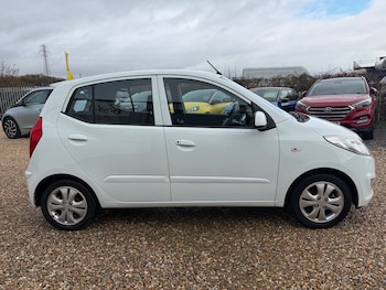 Used Hyundai i10 2013 for sale - 77529812: Photo