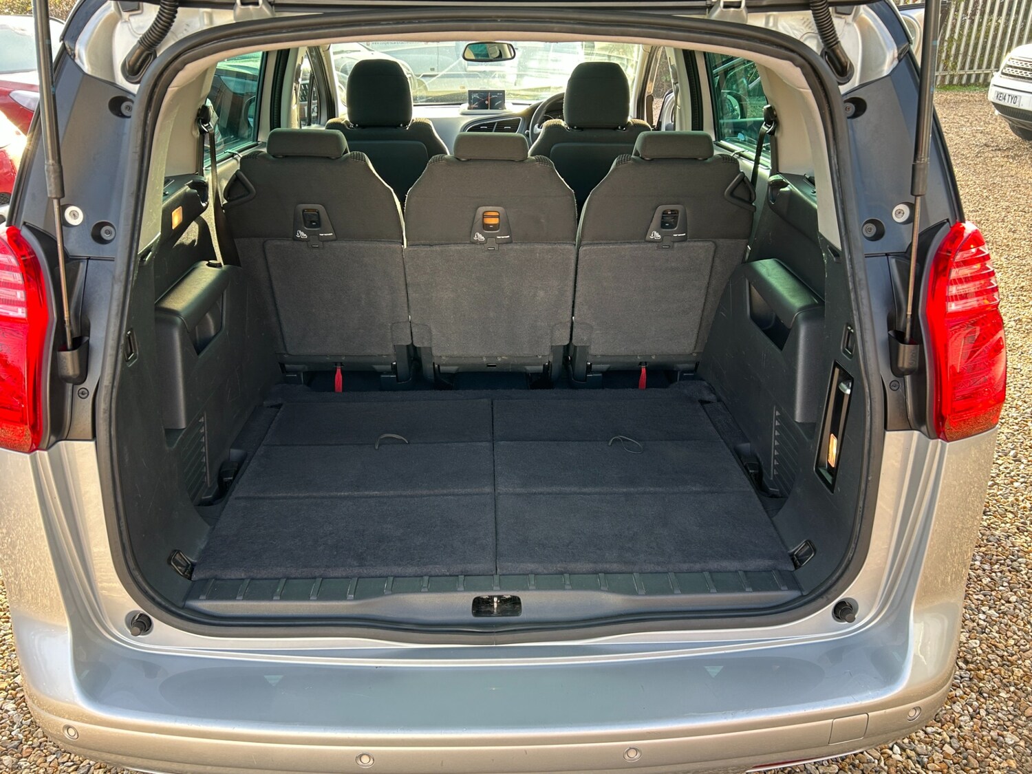 Used Peugeot 5008 2015 for sale - 76650283: Photo 16