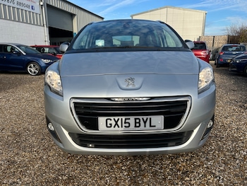 Used Peugeot 5008 2015 for sale - 76650283: Photo