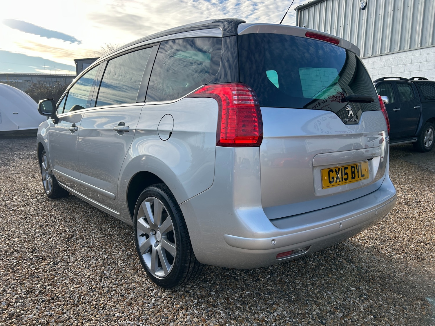 Used Peugeot 5008 2015 for sale - 76650283: Photo 8