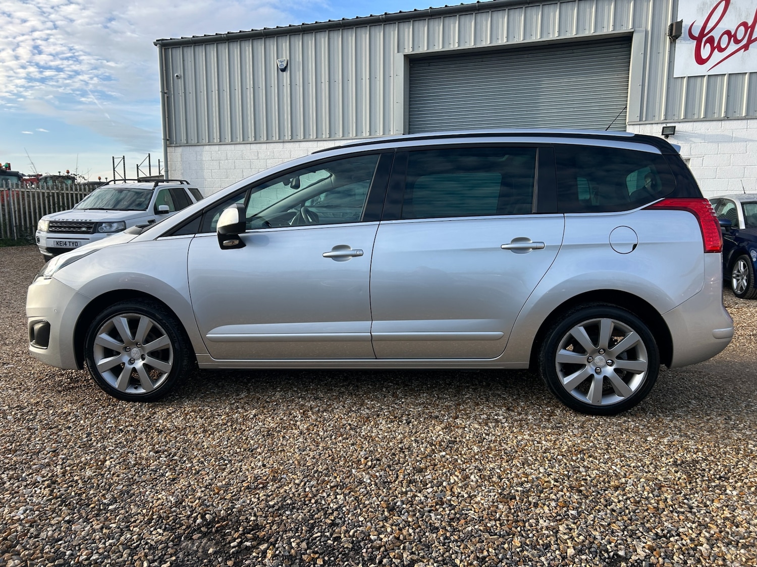 Used Peugeot 5008 2015 for sale - 76650283: Photo 9