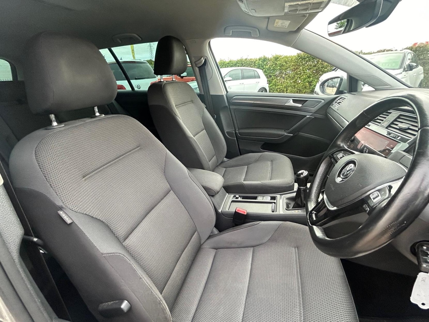 Used Volkswagen Golf 2017 for sale - 77819020: Photo 11