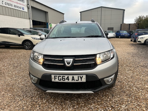 Used Dacia Sandero Stepway 2014 for sale - 76252223: Photo 2