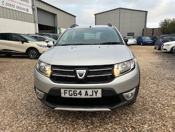 Used Dacia Sandero Stepway 2014 for sale - 76252223: Photo