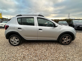 Used Dacia Sandero Stepway 2014 for sale - 76252223: Photo