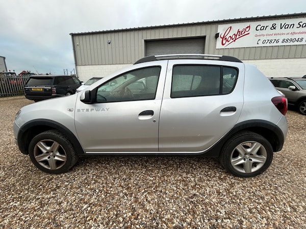 Used Dacia Sandero Stepway 2014 for sale - 76252223: Photo 8