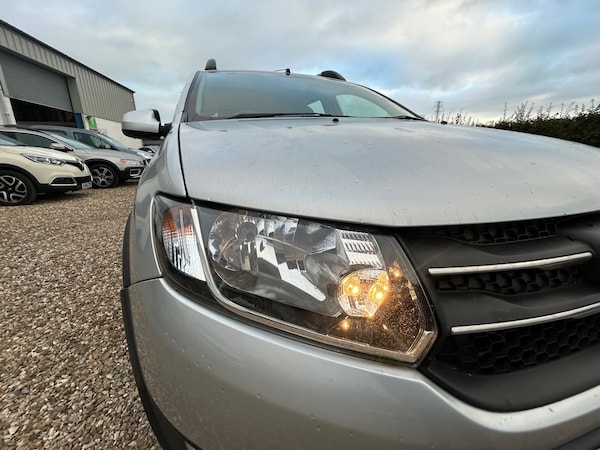 Used Dacia Sandero Stepway 2014 for sale - 76252223: Photo 9
