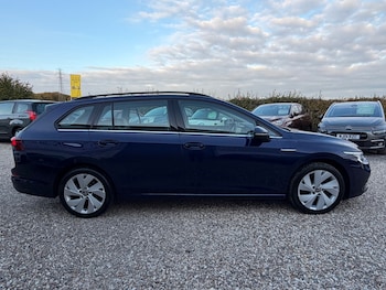 Used Volkswagen Golf 2021 for sale - 76253740: Photo
