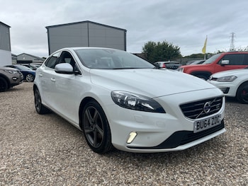 Used Volvo V40 2015 for sale - 75263416: Photo