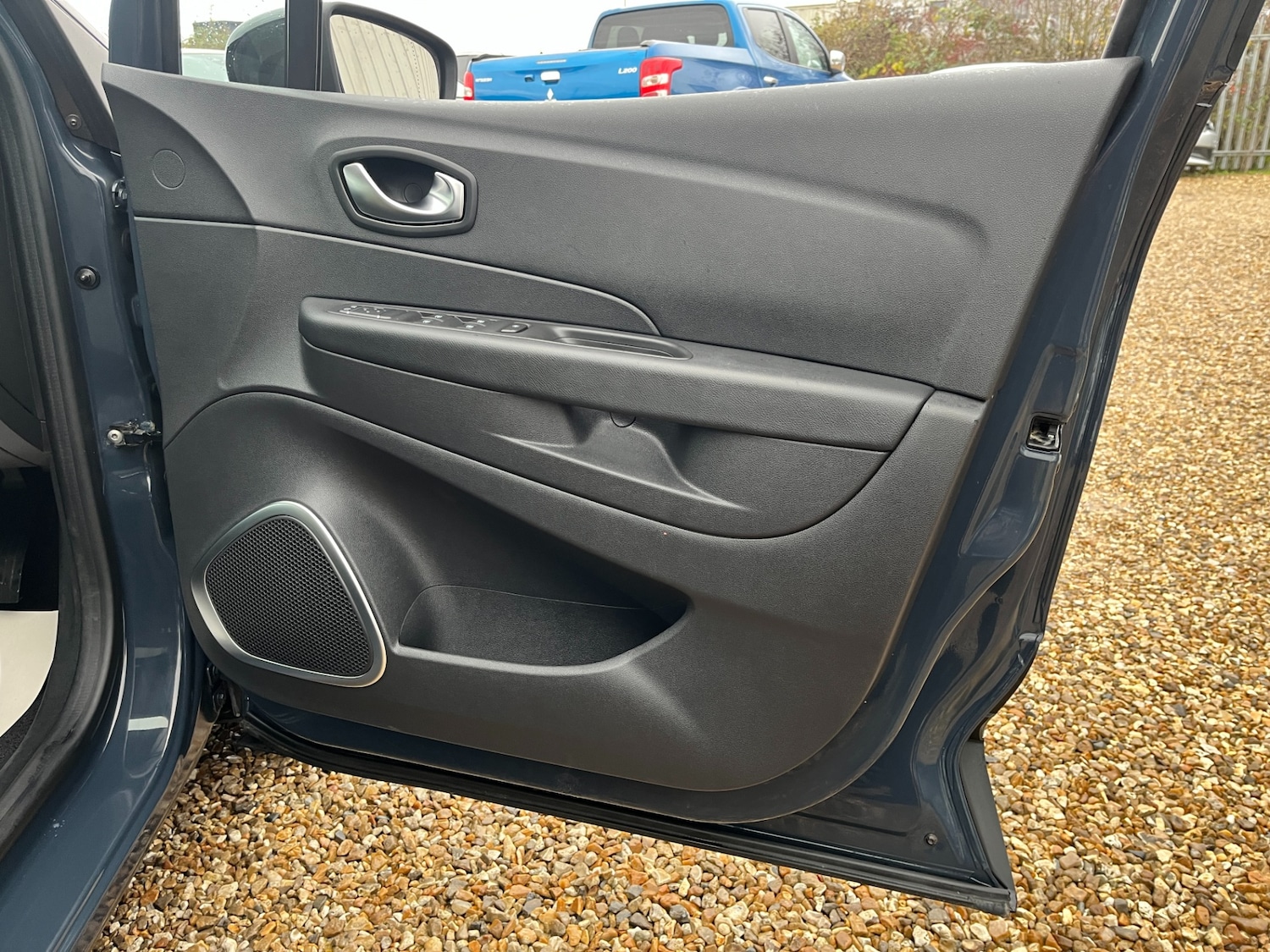 Used Renault Captur 2018 for sale - 76681658: Photo 11