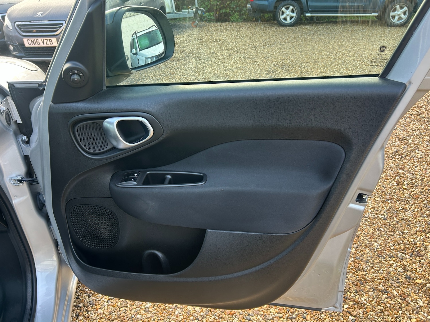 Used Fiat 500L 2017 for sale - 76450651: Photo 12