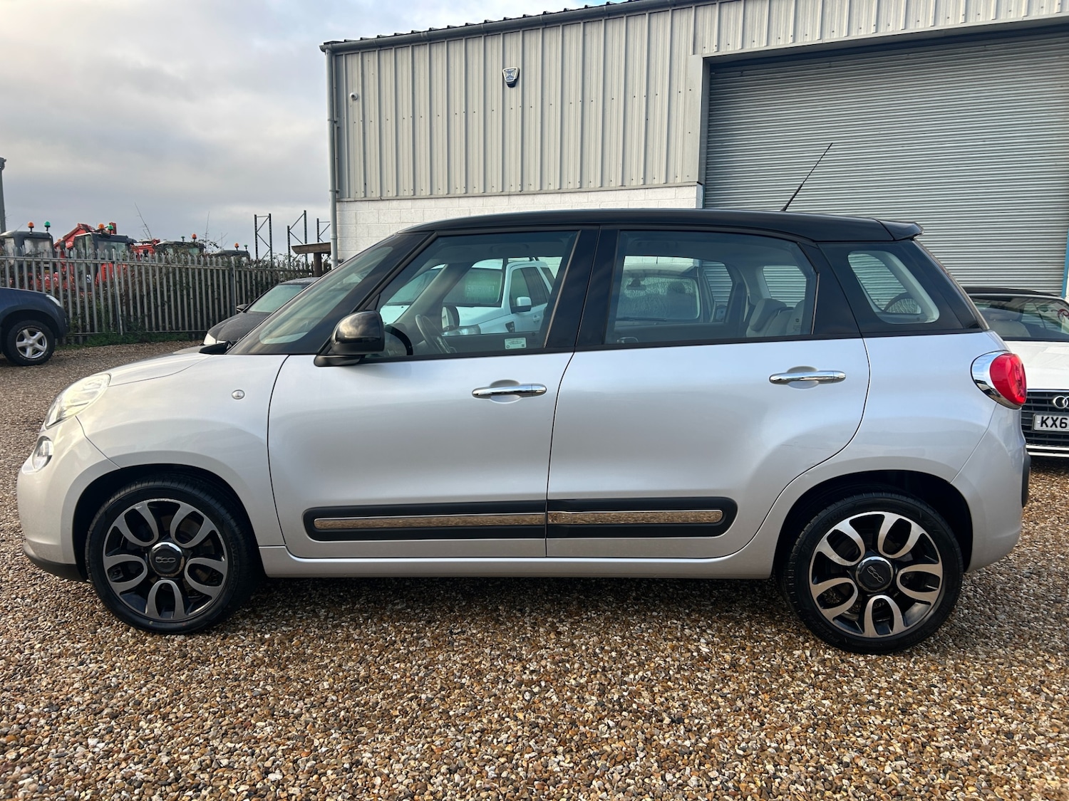 Used Fiat 500L 2017 for sale - 76450651: Photo 9