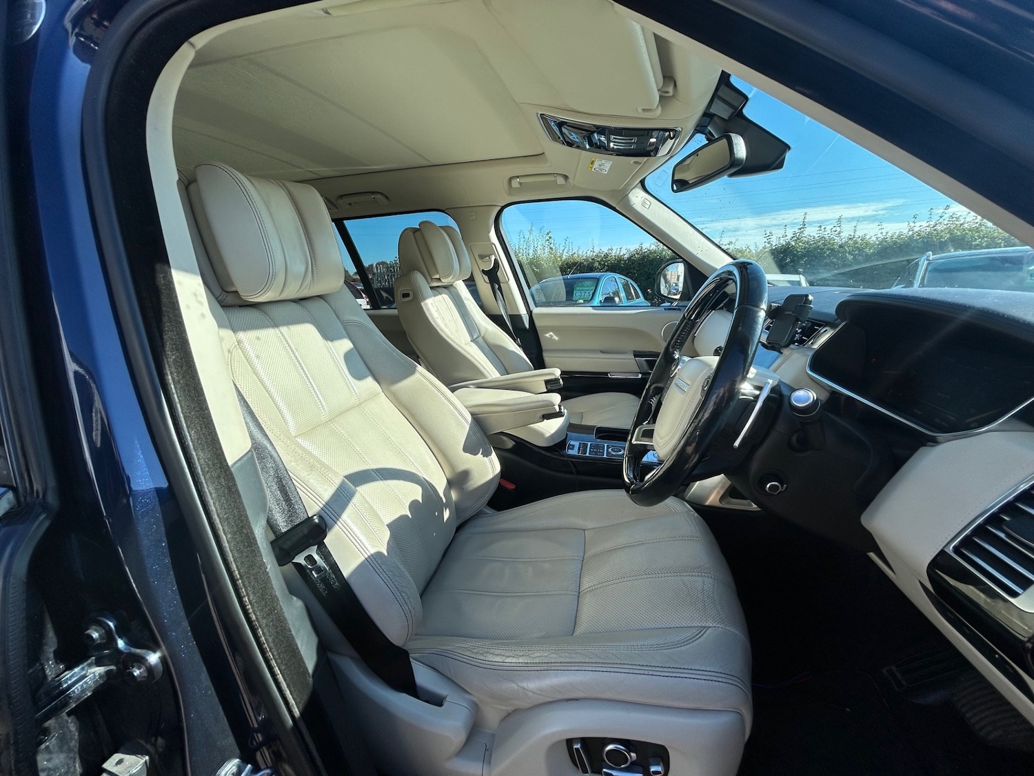 Used Land Rover Range Rover 2015 for sale - 76035535: Photo 11