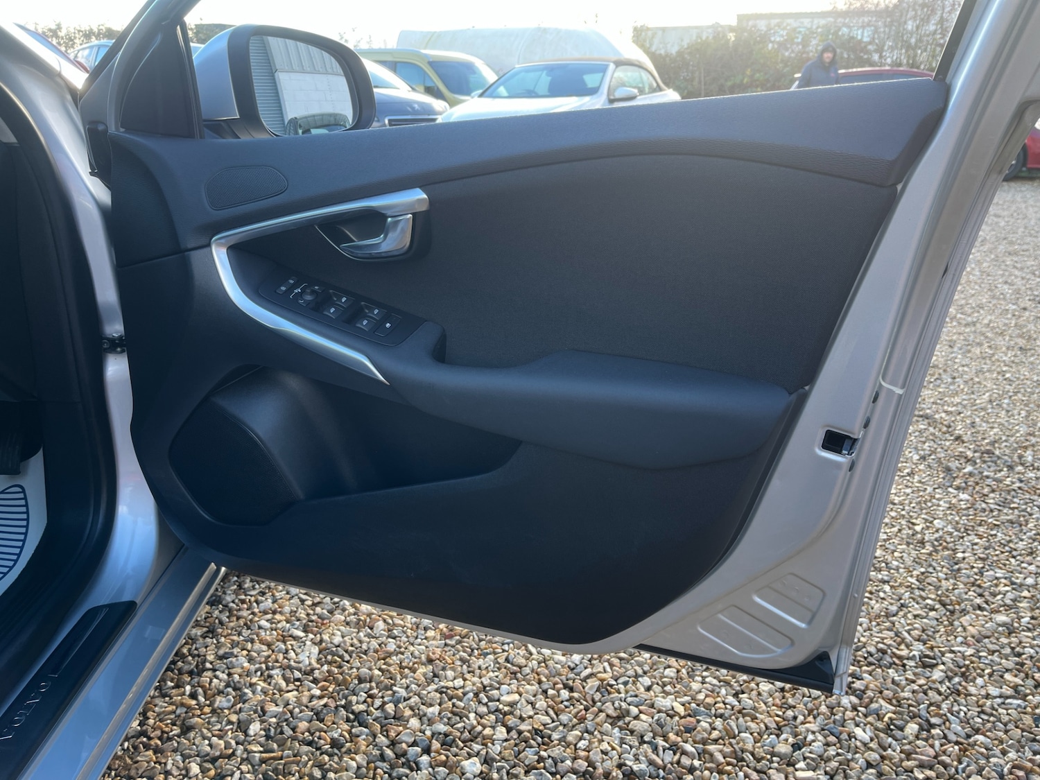 Used Volvo V40 2017 for sale - 76532528: Photo 11