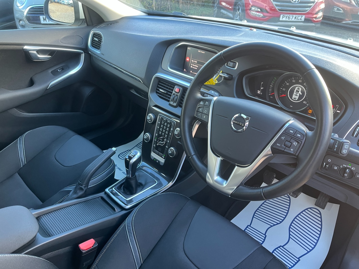 Used Volvo V40 2017 for sale - 76532528: Photo 13