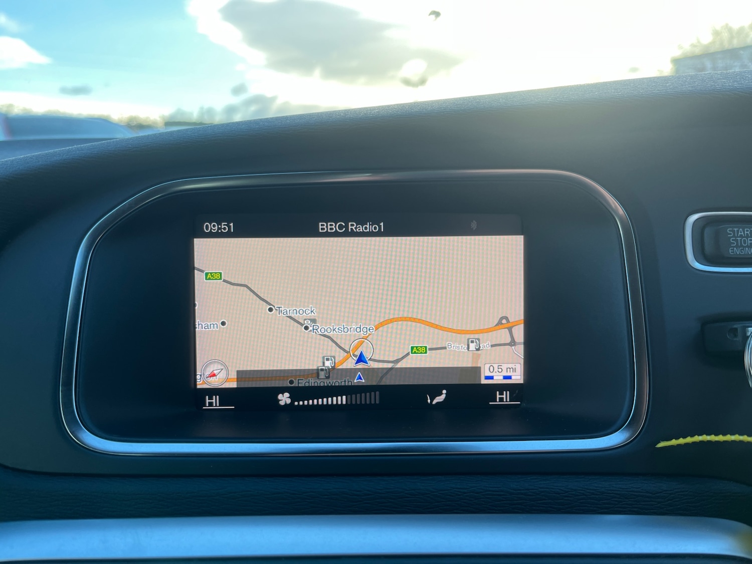 Used Volvo V40 2017 for sale - 76532528: Photo 14