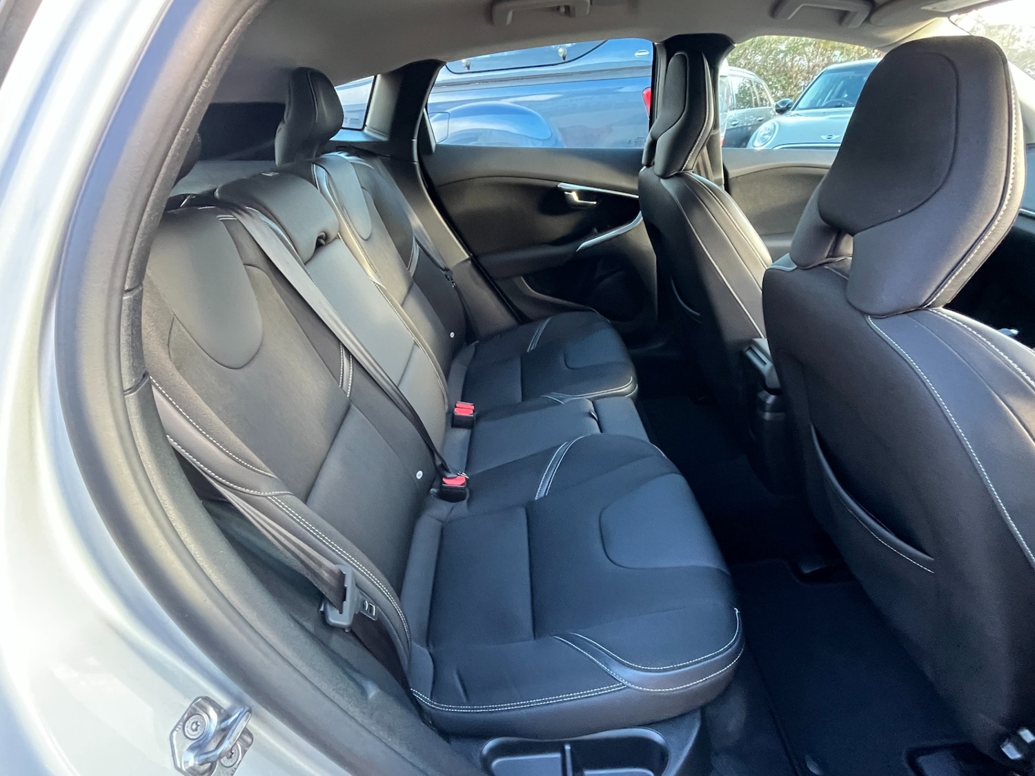 Used Volvo V40 2017 for sale - 76532528: Photo 16