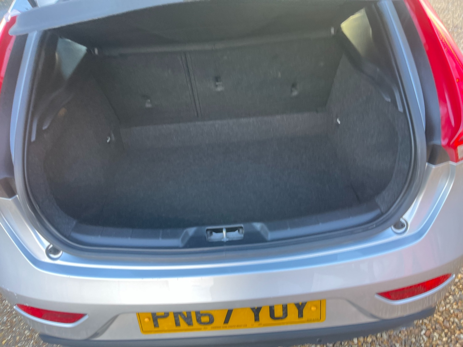 Used Volvo V40 2017 for sale - 76532528: Photo 17