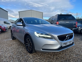 Used Volvo V40 2017 for sale - 76532528: Photo