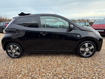 Used Toyota AYGO 2018 for sale - 76777976: Photo