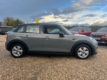 Used MINI Hatch 2017 for sale - 76262634: Photo